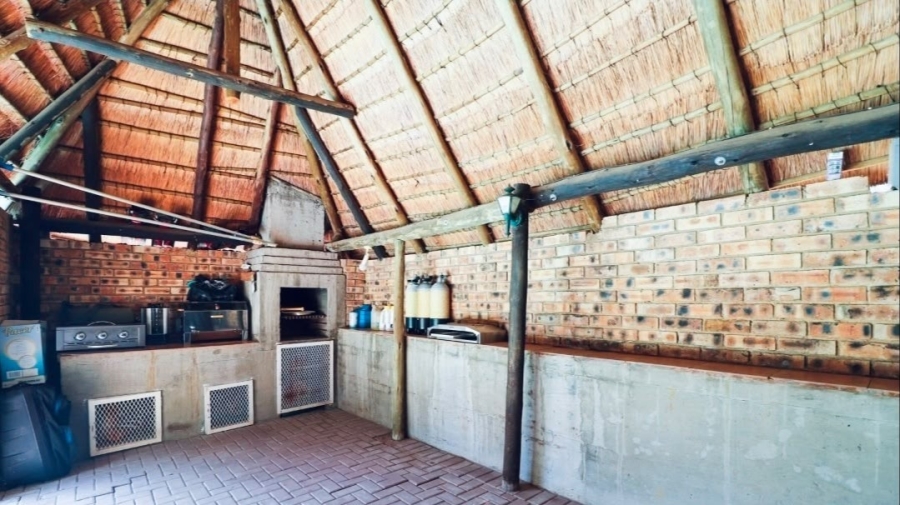 5 Bedroom Property for Sale in Protea Park North West